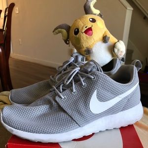 Nike Roshe Run Wolf Grey/Wolf Gray/White size 9.5